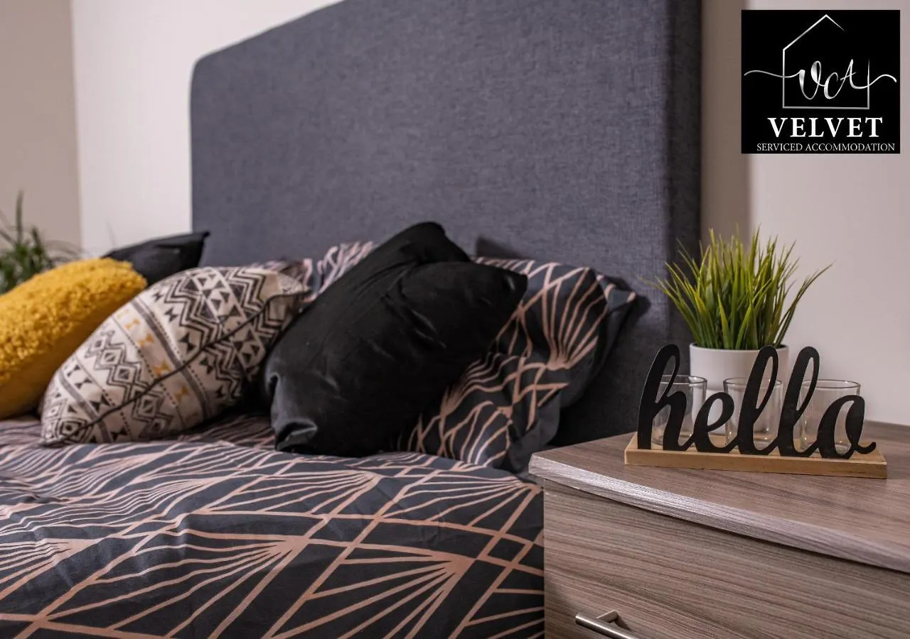 1 Bed House At Velvet Serviced Accommodation Swansea With Free Parking & Wifi - Sa1 0*,