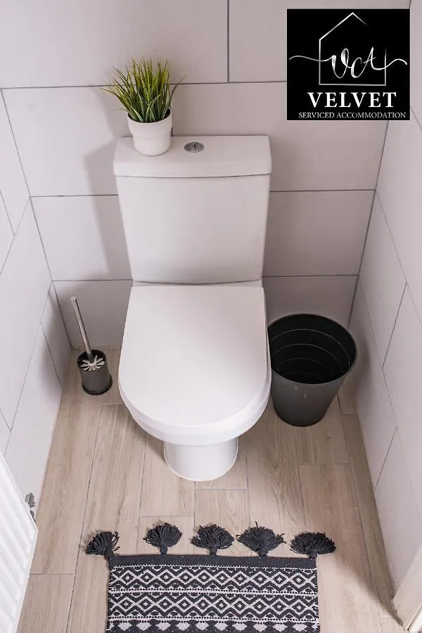1 Bed House At Velvet Serviced Accommodation Swansea With Free Parking & Wifi - Sa1 Guest house