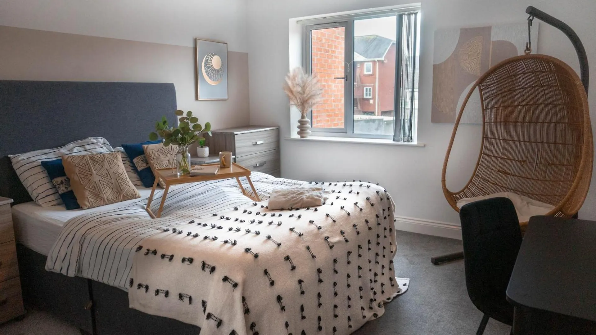 1 Bed House At Velvet Serviced Accommodation Swansea With Free Parking & Wifi - Sa1 0*,  United Kingdom